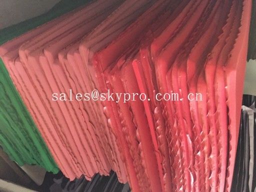 Ανθεκτικό και ελαφρύ αφρού φύλλο αφρού της EVA χρωμάτων Outsoles ανάμεικτο για τις παντόφλες σαγιονάρων/παραλιών