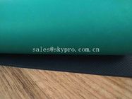 Λεπτύντε υλικό φυσικού λάστιχου επιτραπέζιων ESD λαστιχένιο χαλιών πάγκων εργασίας 2mm το πράσινο για τη γραμμή παραγωγής