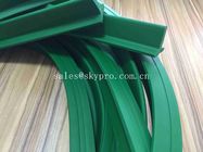 Επαγγελματική βαρέων καθηκόντων άσπρη/πράσινη PVC σφηνών ζώνη μεταφορέων PVC φουστών ανθεκτική για τη βιομηχανία τροφίμων