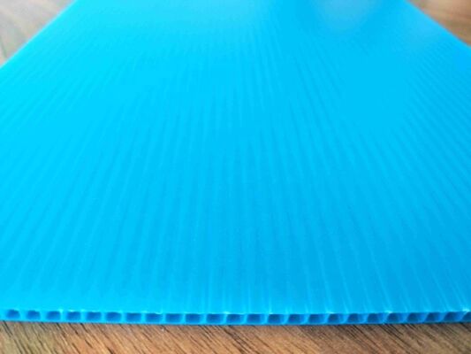 Αδιάβροχο ανακυκλώσιμο πλαστικό φύλλο ανθεκτικό στην υπεριώδη ακτινοβολία, κυματοειδές φύλλο PP για βιομηχανική συσκευασία