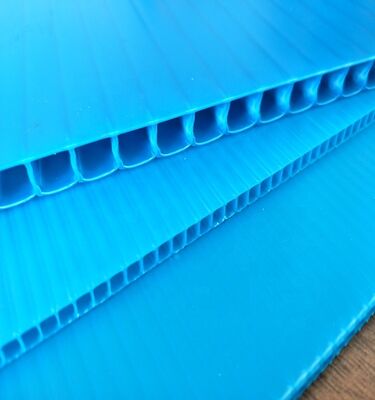 Προσαρμοσμένο μέγεθος Ανακυκλώσιμο Ανερόπλεκτο πλαστικό κυματοειδές φύλλο PP για συσκευασία κιβωτίων